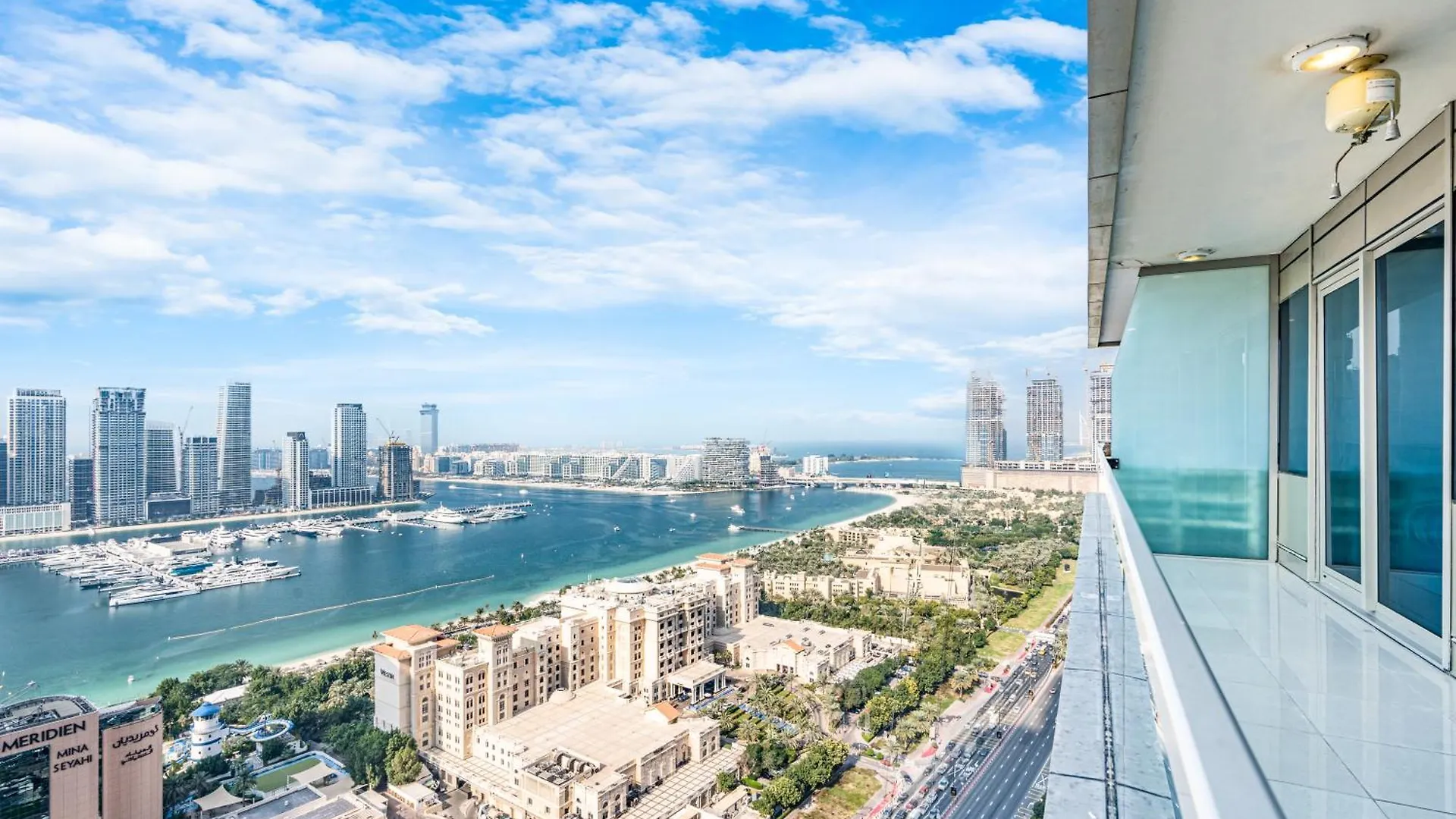 Modern Apartment With Panoramic Sea Views Dubai