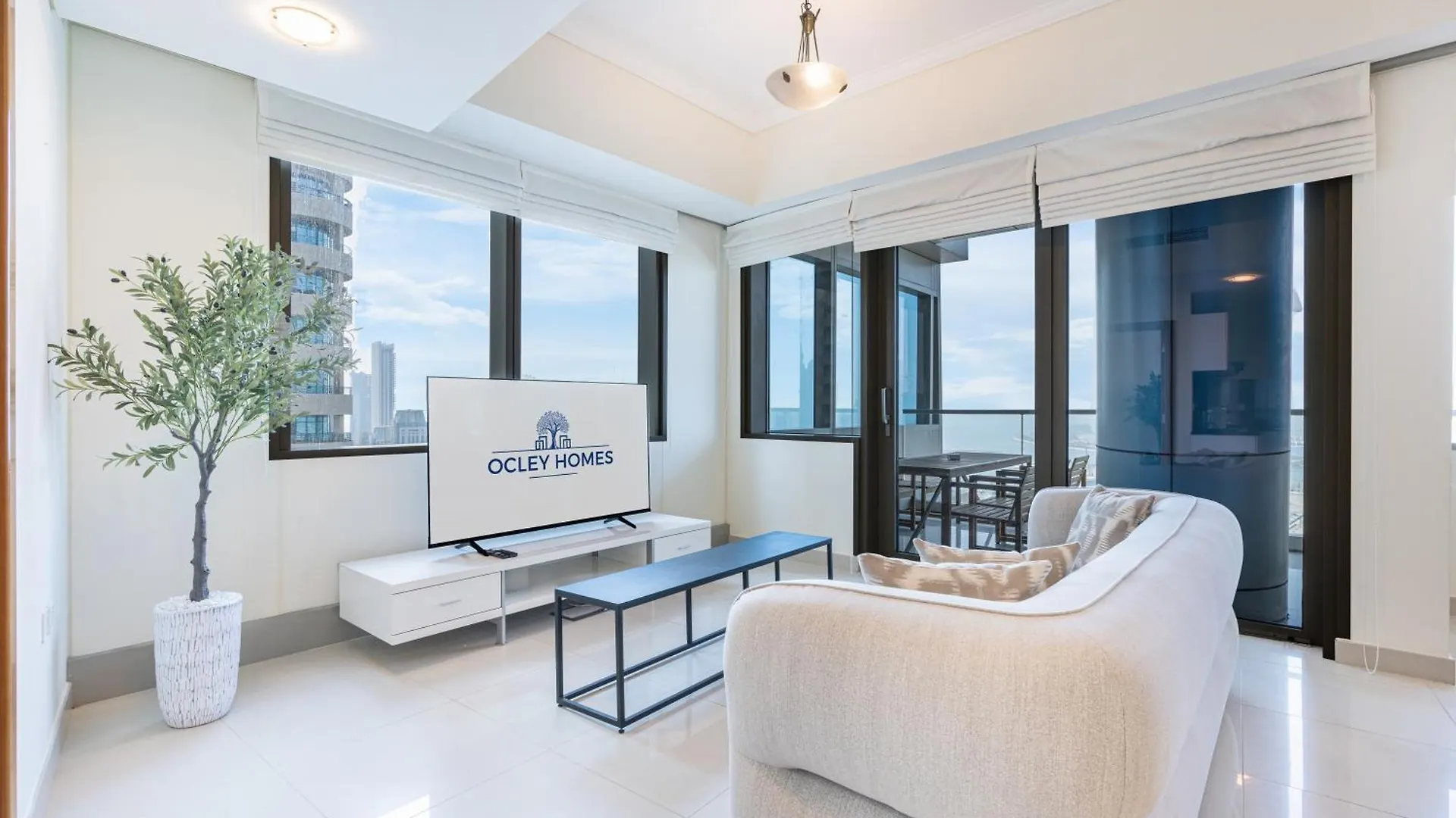 Modern Apartment With Panoramic Sea Views Dubai